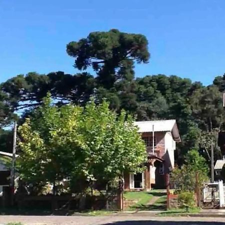 Hospedagem Da Dona Carla Canela Bagian luar foto