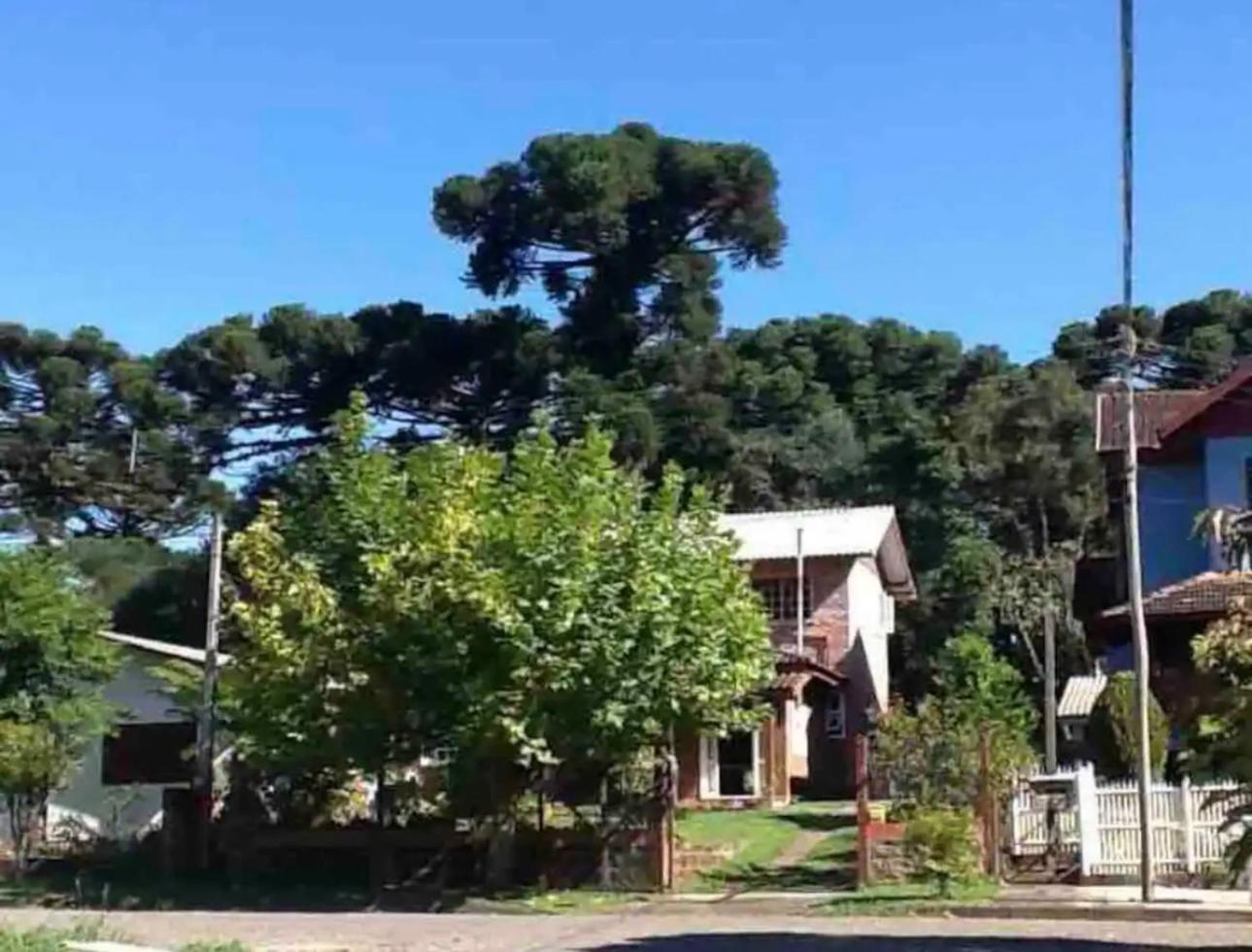 Hospedagem Da Dona Carla Canela Bagian luar foto