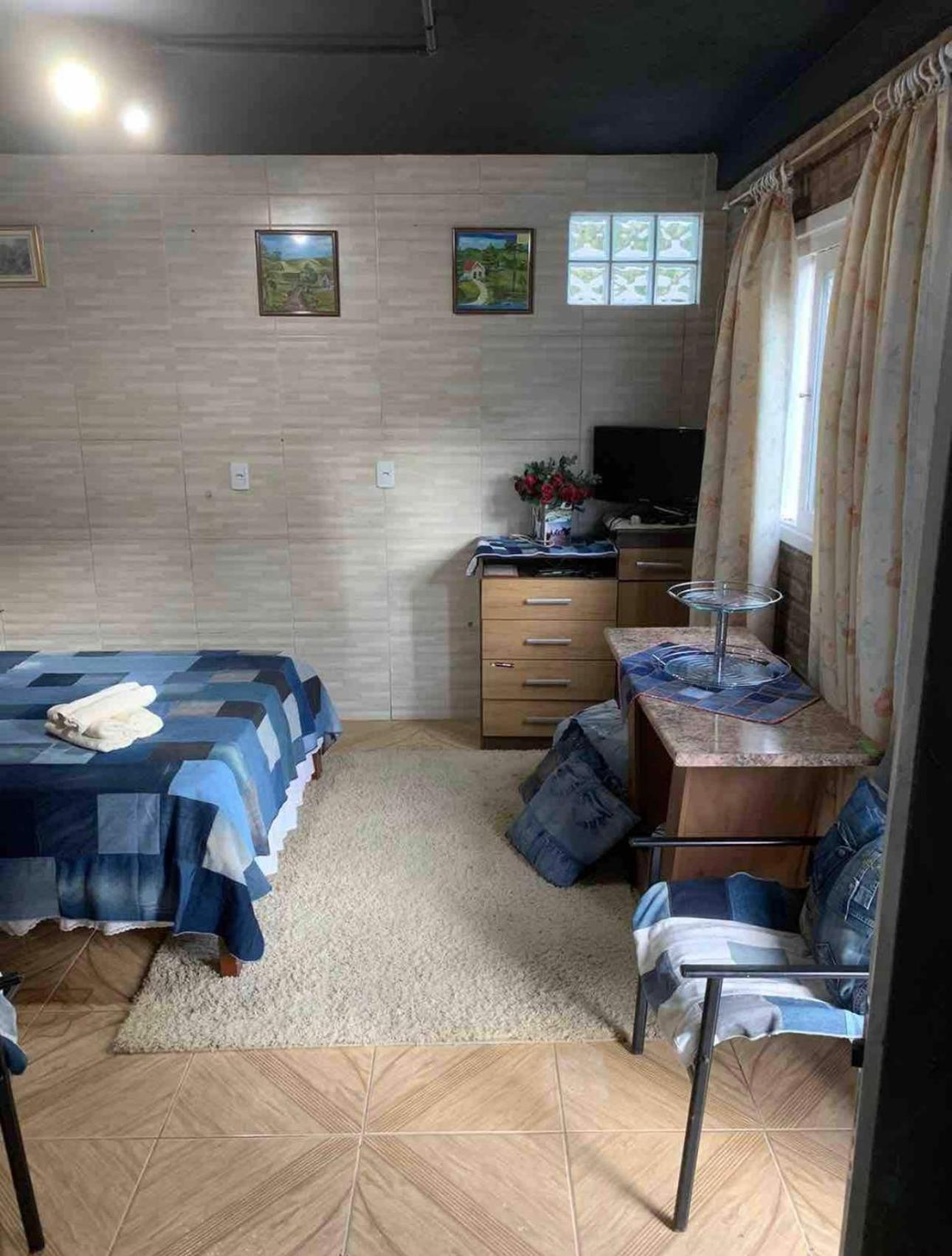 Hospedagem Da Dona Carla Canela Bagian luar foto